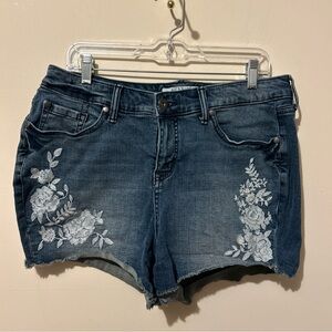 Torrid Jeans Shorts Women’s 16 Blue Denim Cotton Embroidered Stretch